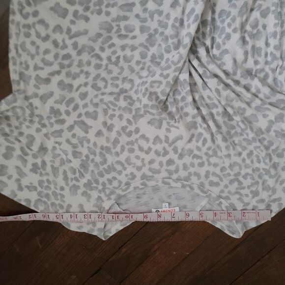 Sundry Grey Leopard Cozy Long Sleeve Top - Picture 10 of 15